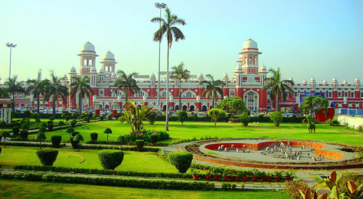Lucknow heritage architecture and Nawabi culture